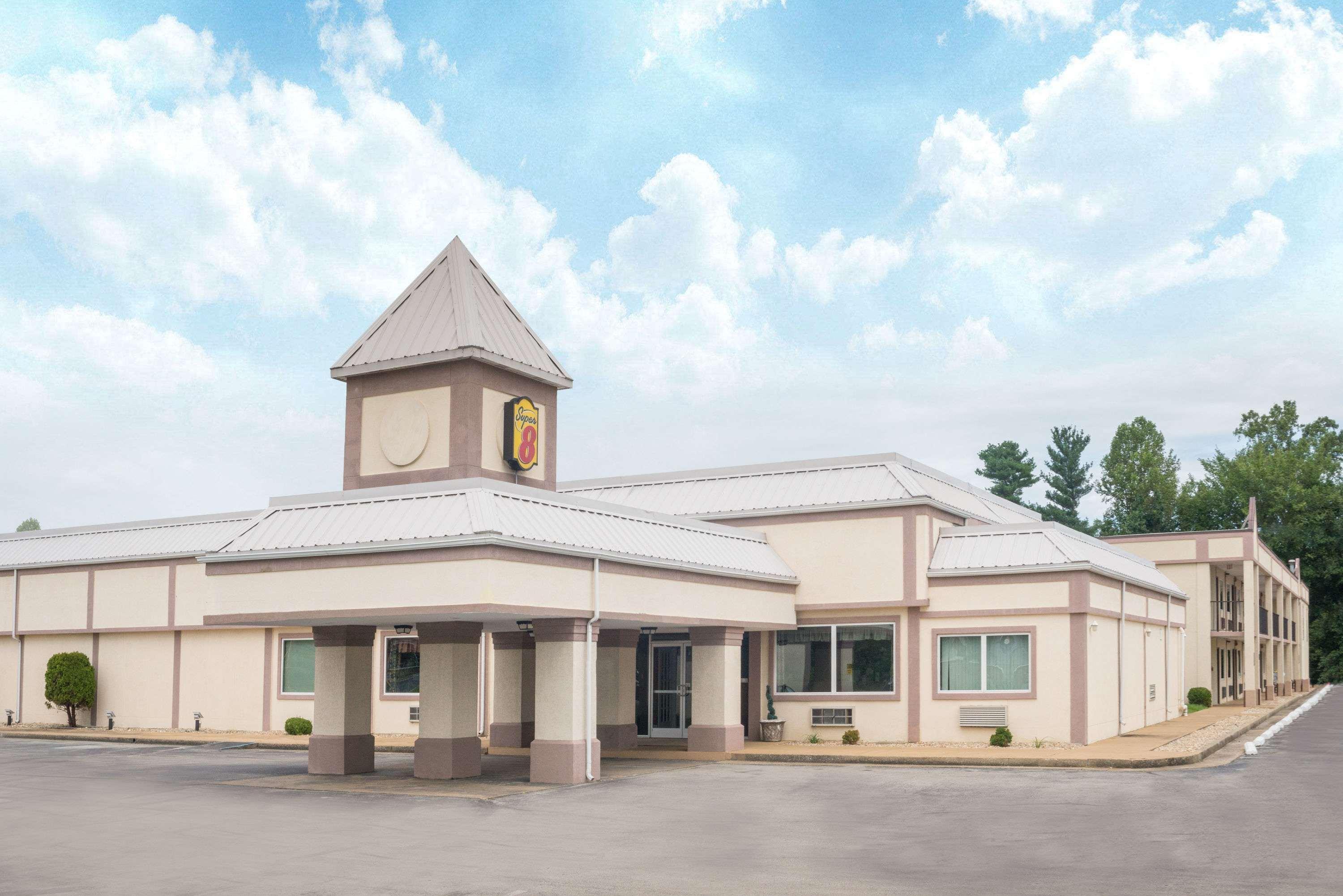 Super 8 By Wyndham Williamsburg Motel Exterior photo