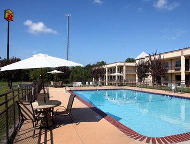 Super 8 By Wyndham Williamsburg Motel Exterior photo